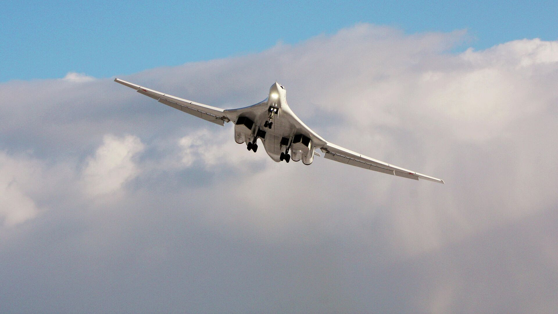 Песков рассказал, сколько продлится полет Путина на Ту-160М