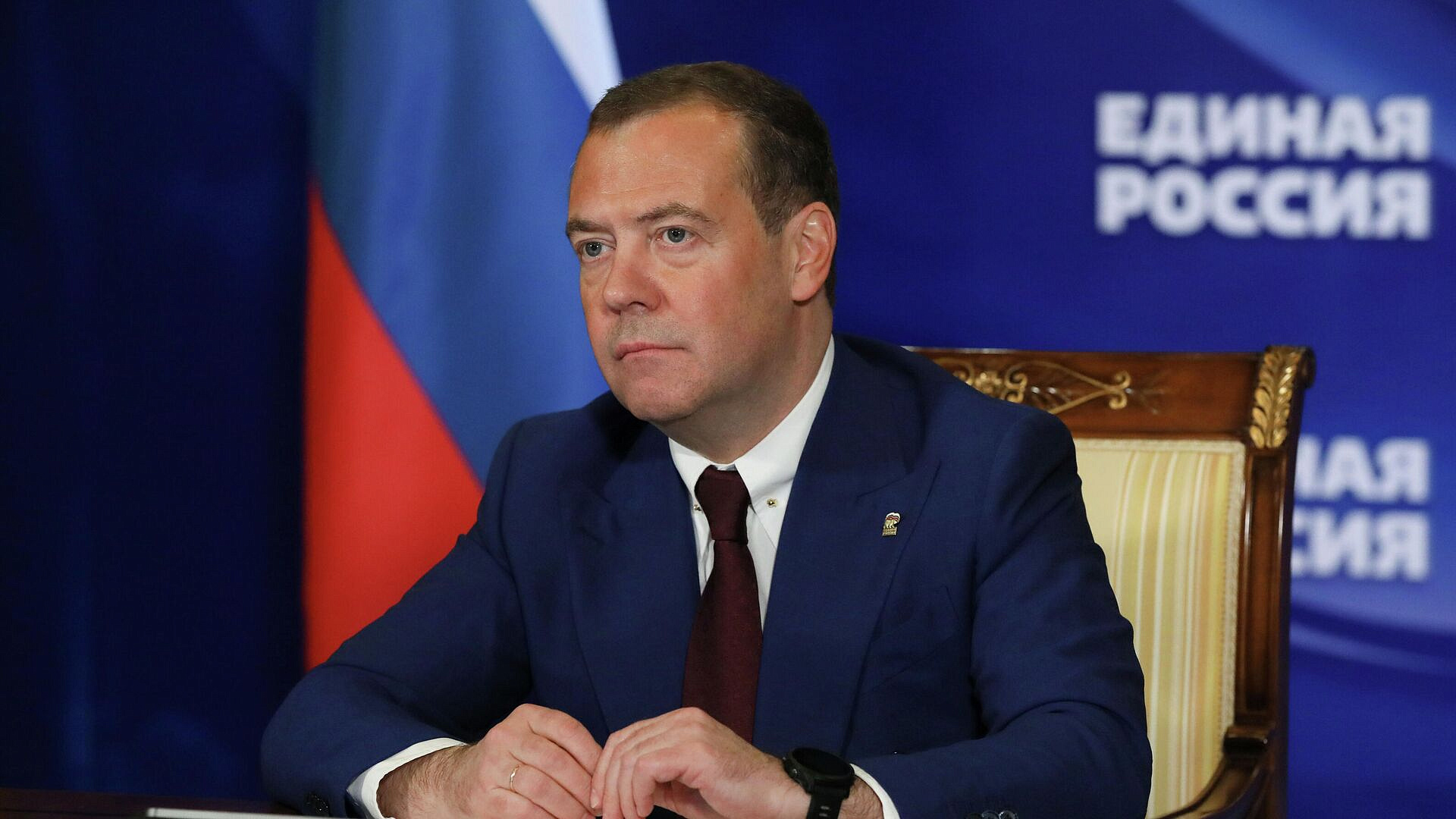 Медведев: США покажут странам НАТО "кто в доме хозяин"