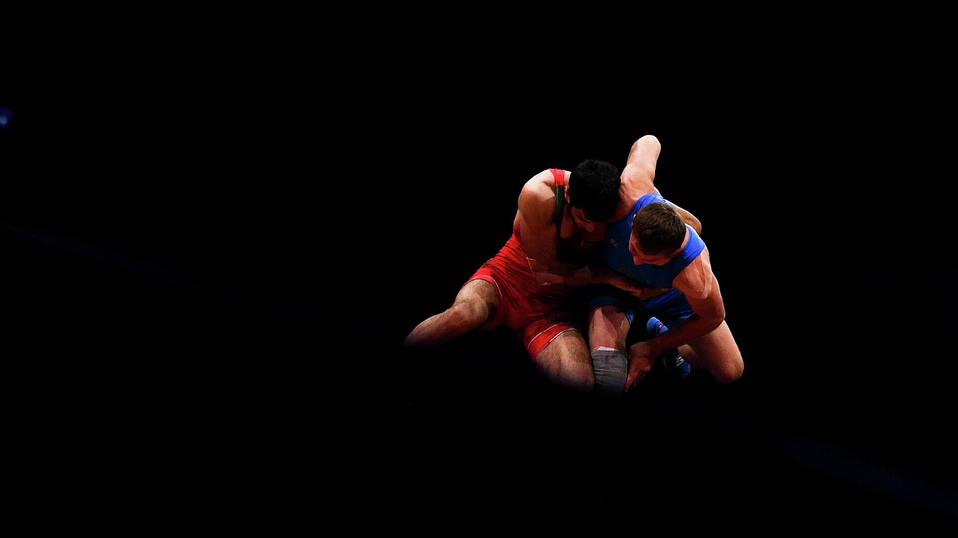 Россиянин Кадиев стал чемпионом Европы по вольной борьбе