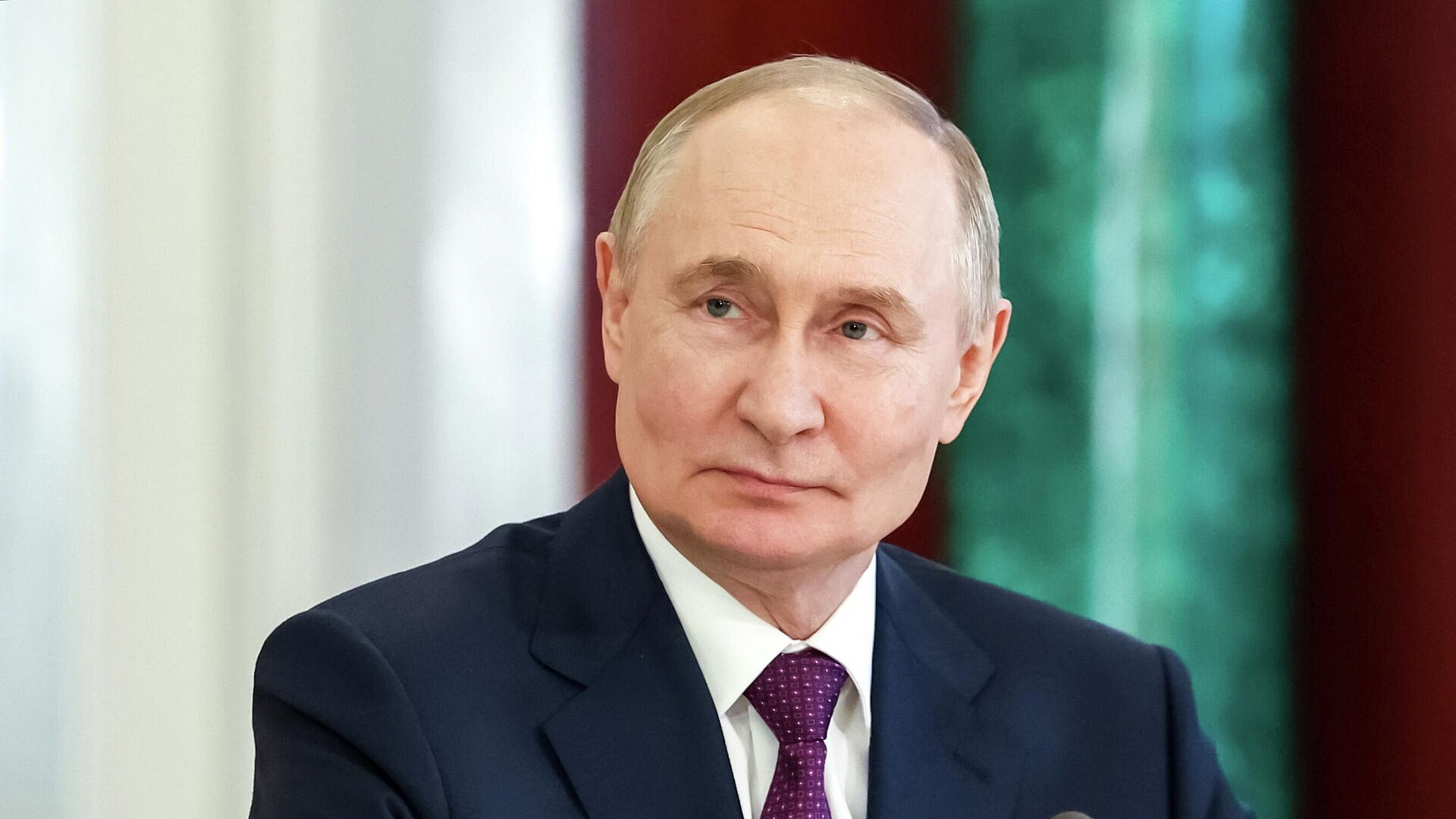 Путин прибыл в Санкт-Петербургский морской технический университет