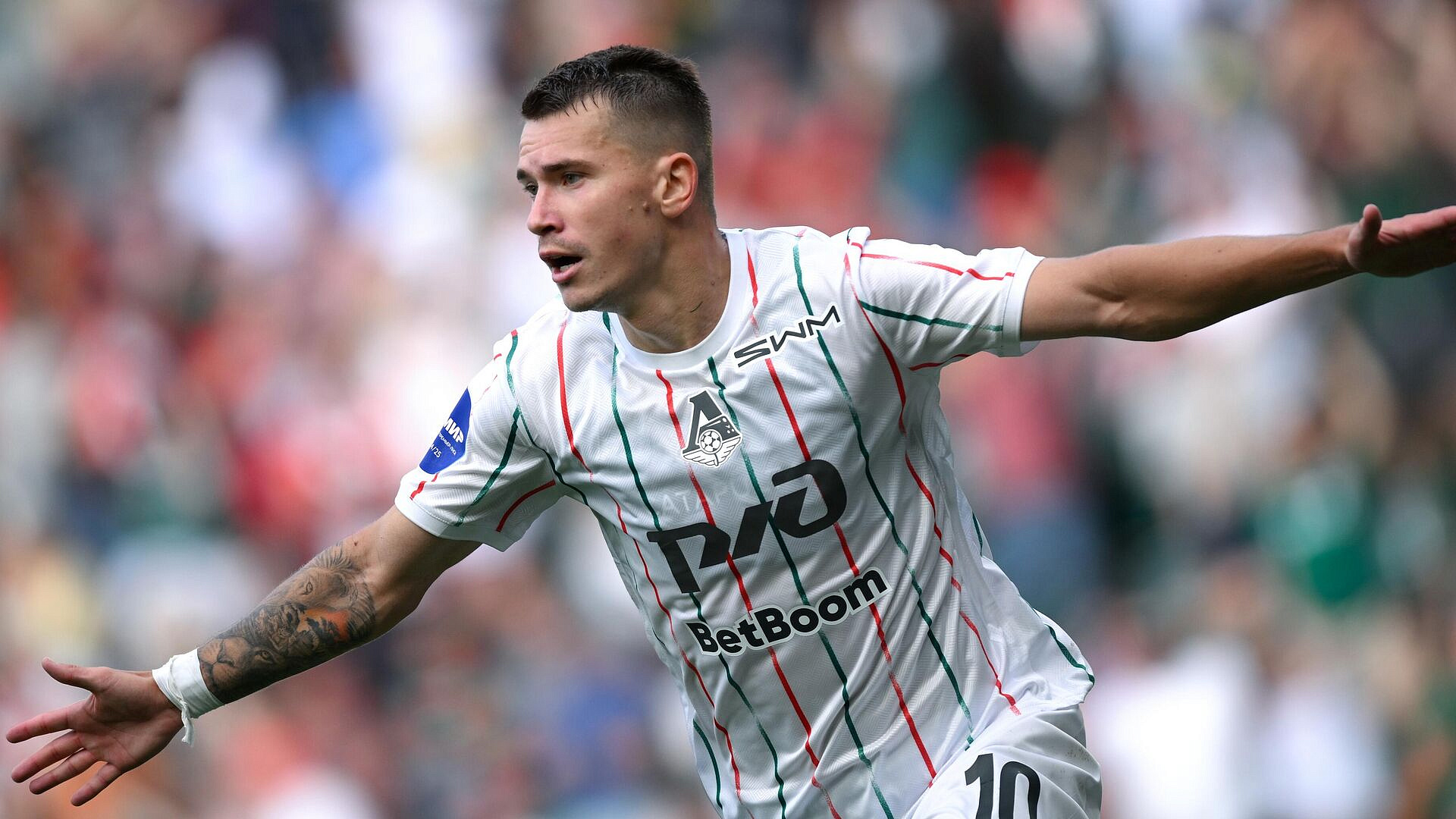 Воробьев впервые стал лучшим футболистом месяца в "Локомотиве"