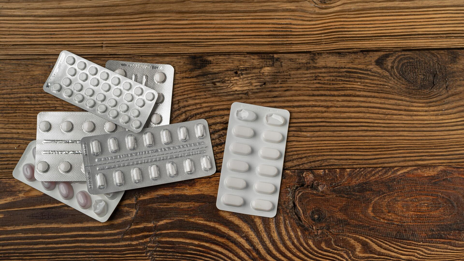 Врач рассказала, какие лекарства опасно сочетать с алкоголем