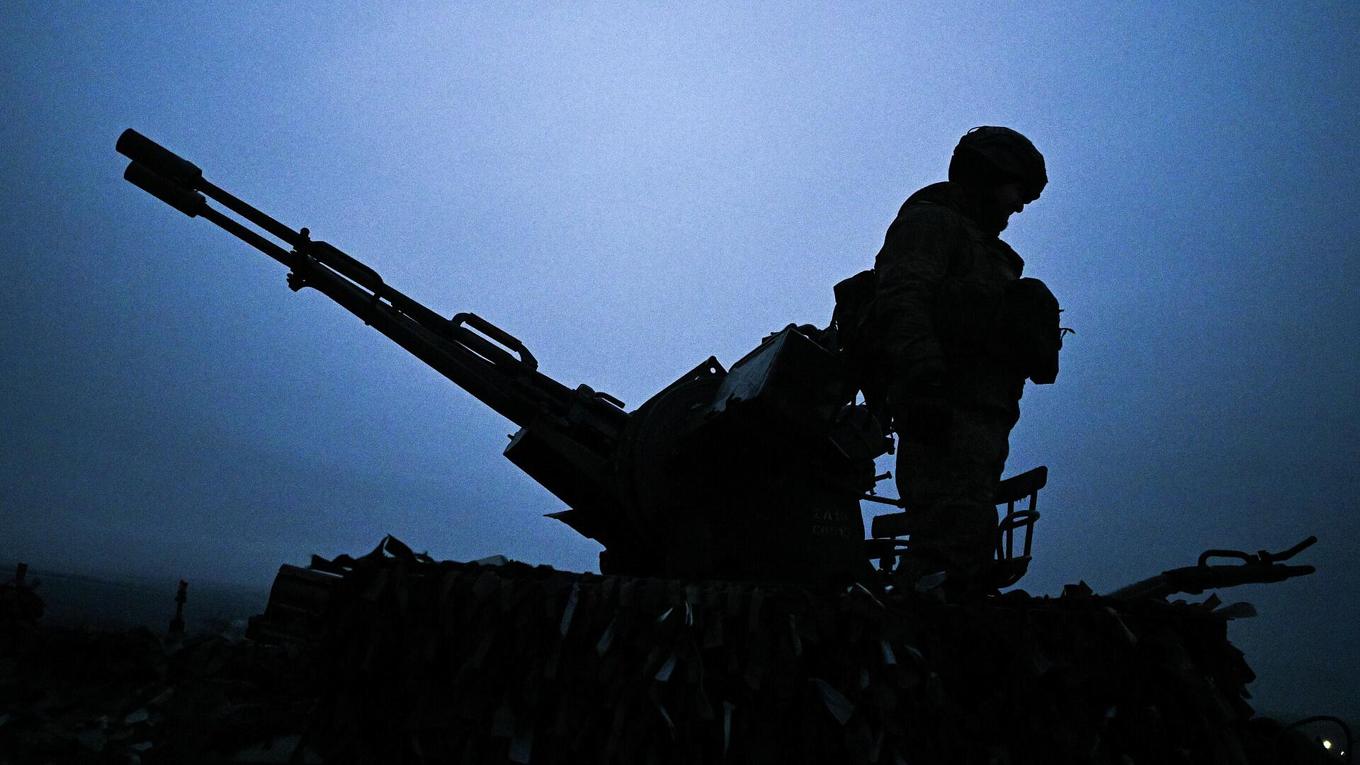 Силы ПВО сбили шесть снарядов HIMARS и 447 беспилотников ВСУ за сутки