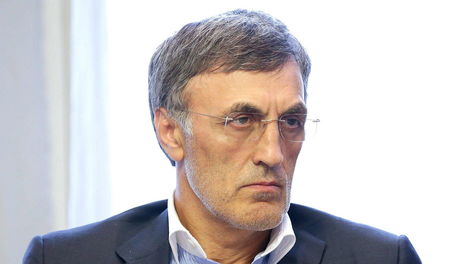 ��� ����� ������ �� 2 ��������� ������ � ���-�������� ��������*