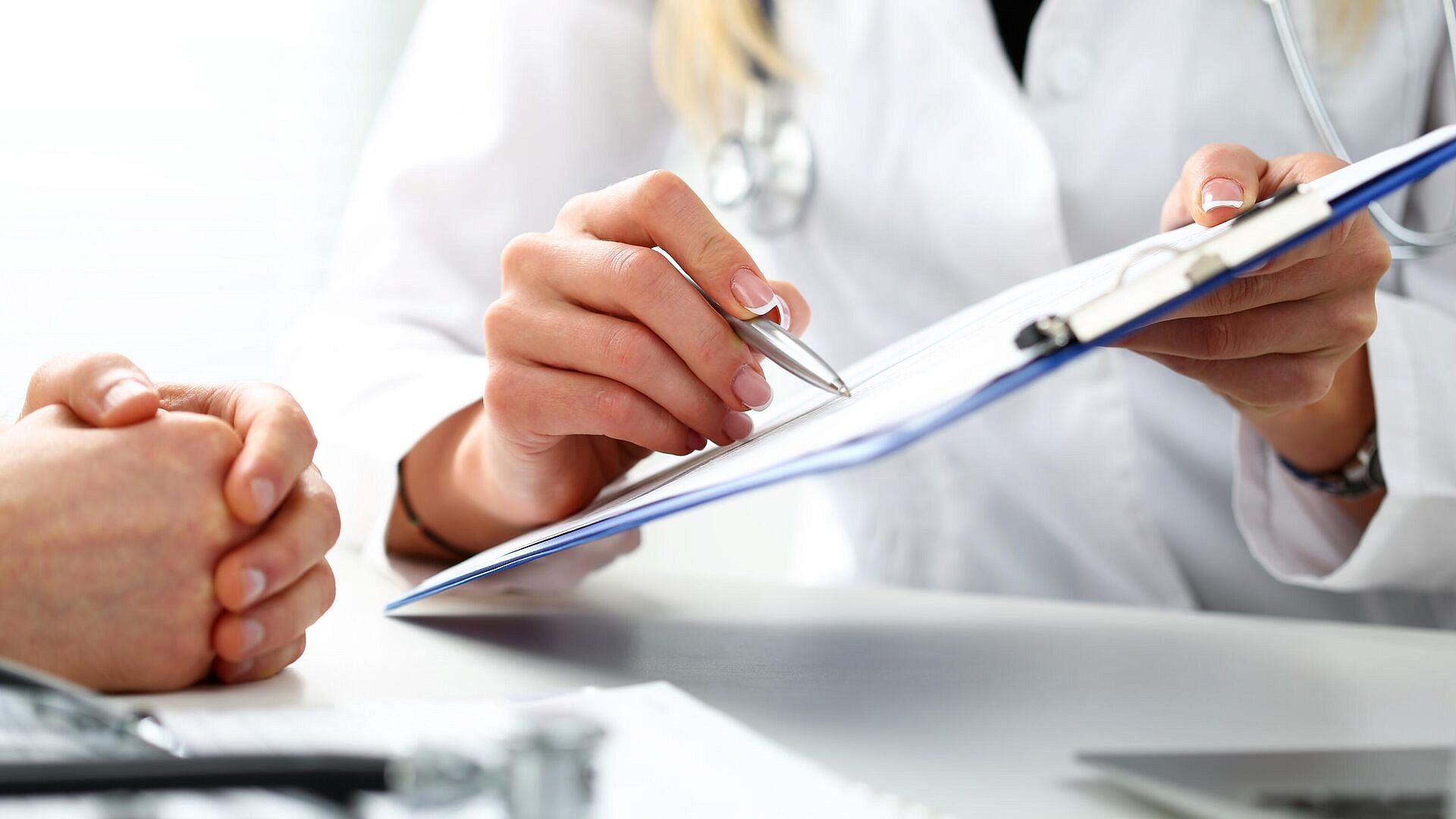 Врач рассказала об опасности высоких каблуков