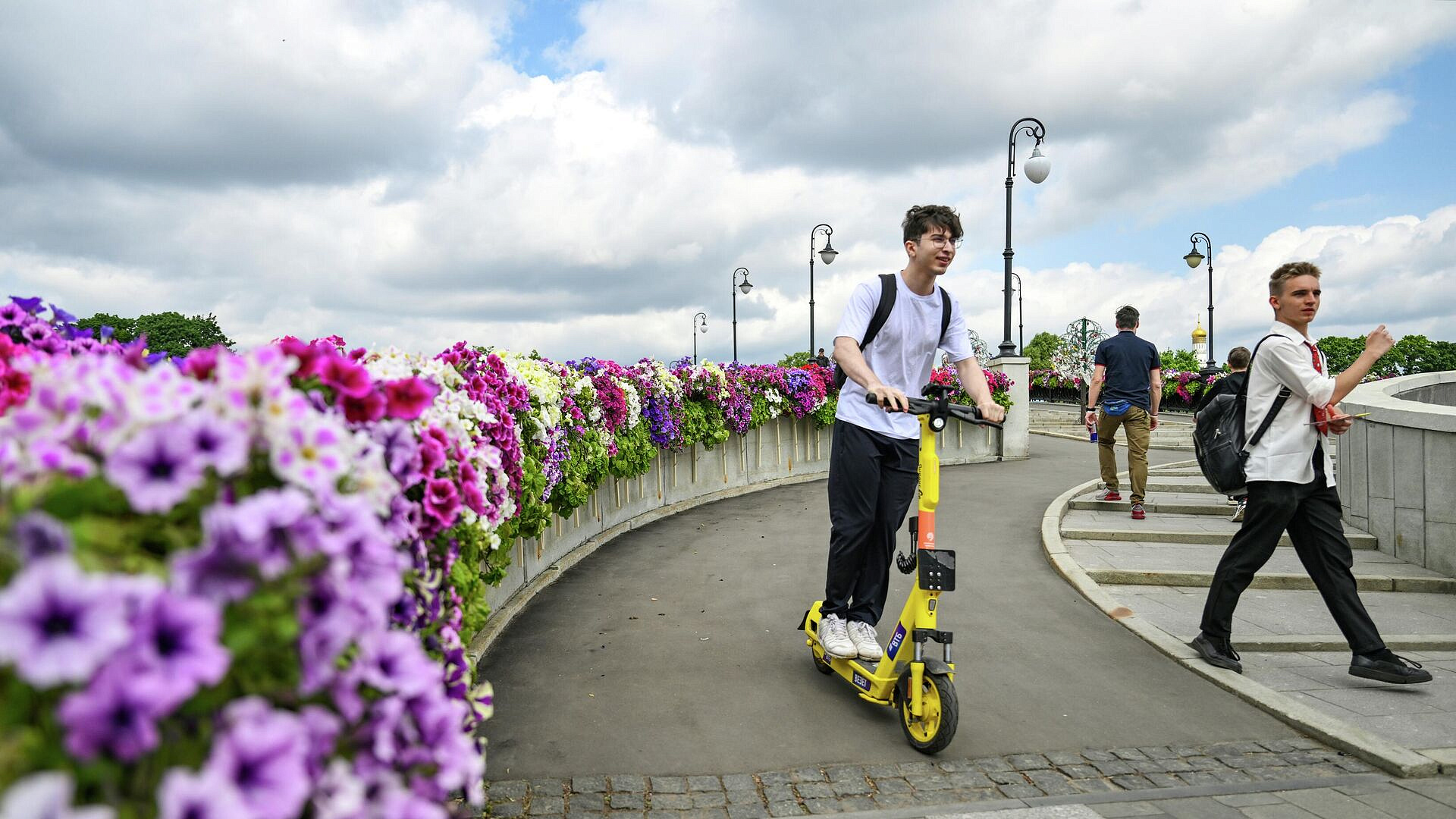 Сезон проката электросамокатов в Москве откроется в ближайшие недели