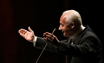 Путин присвоил дирижеру Спивакову звание Героя труда