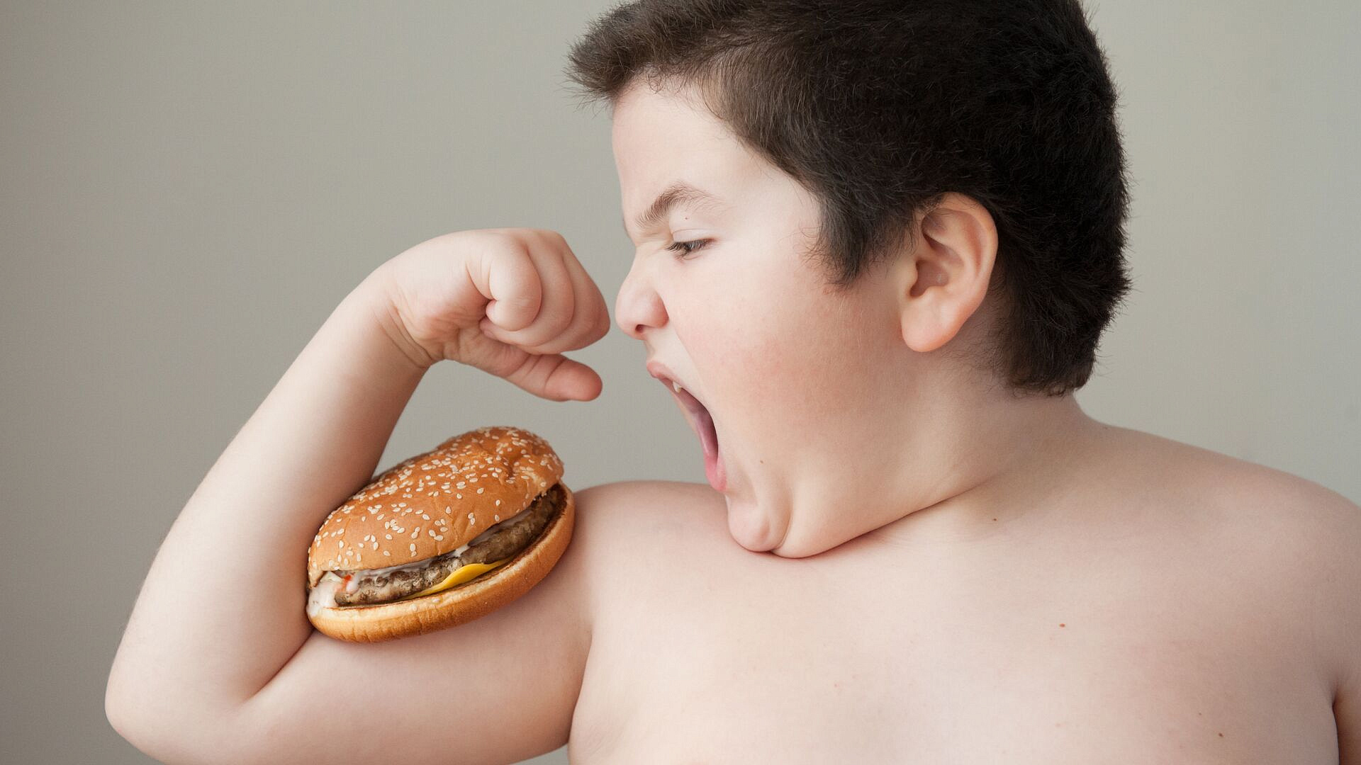 Ученые выявили связь между детским ожирением и оценками по математике