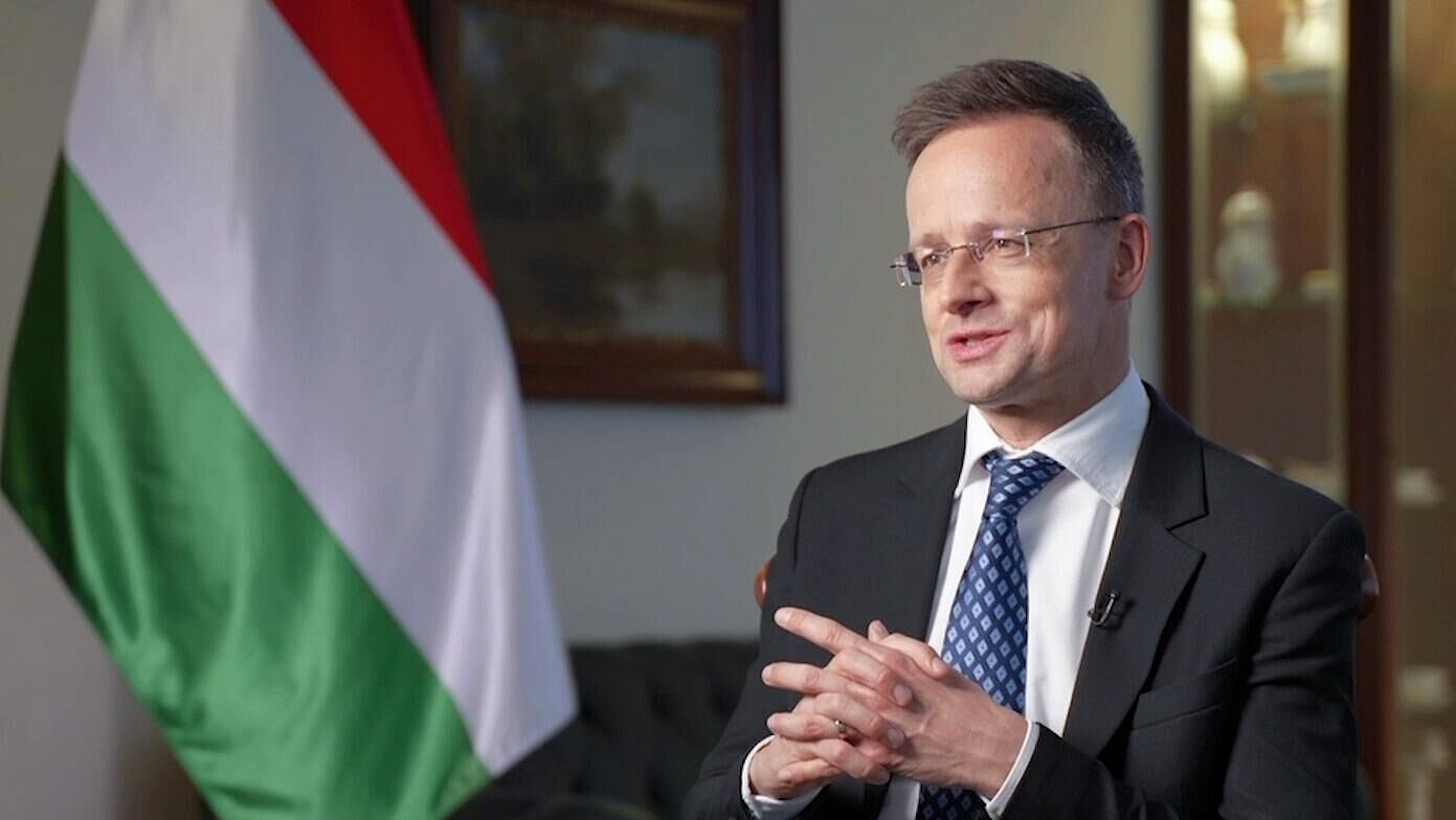 Путин примет в Кремле Сийярто