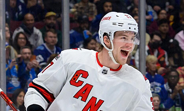 Свечникова признали третьей звездой дня в НХЛ