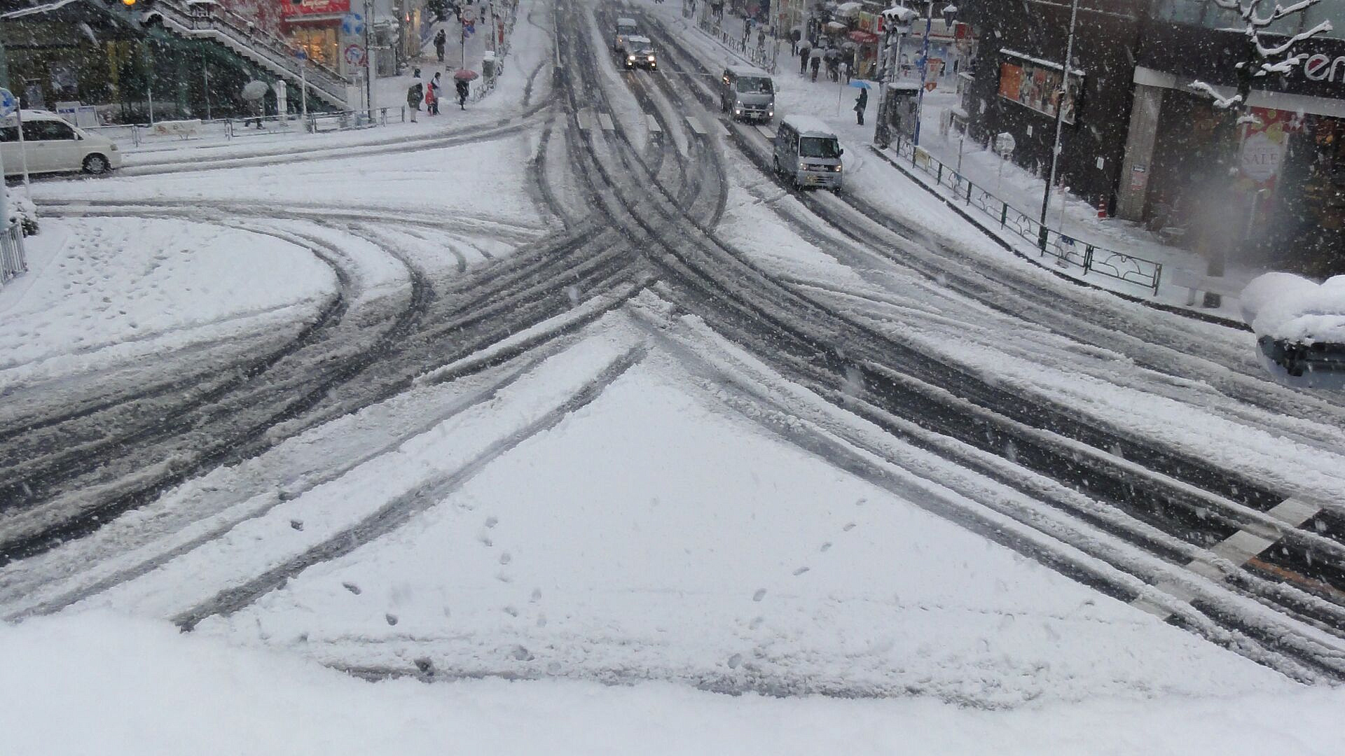 Число погибших от снегопадов в Японии с 20 января выросло до 35