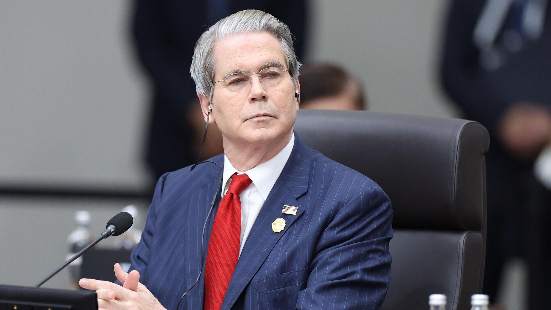 США не мешают иранским танкерам в Ормузском проливе, заявил Бессент