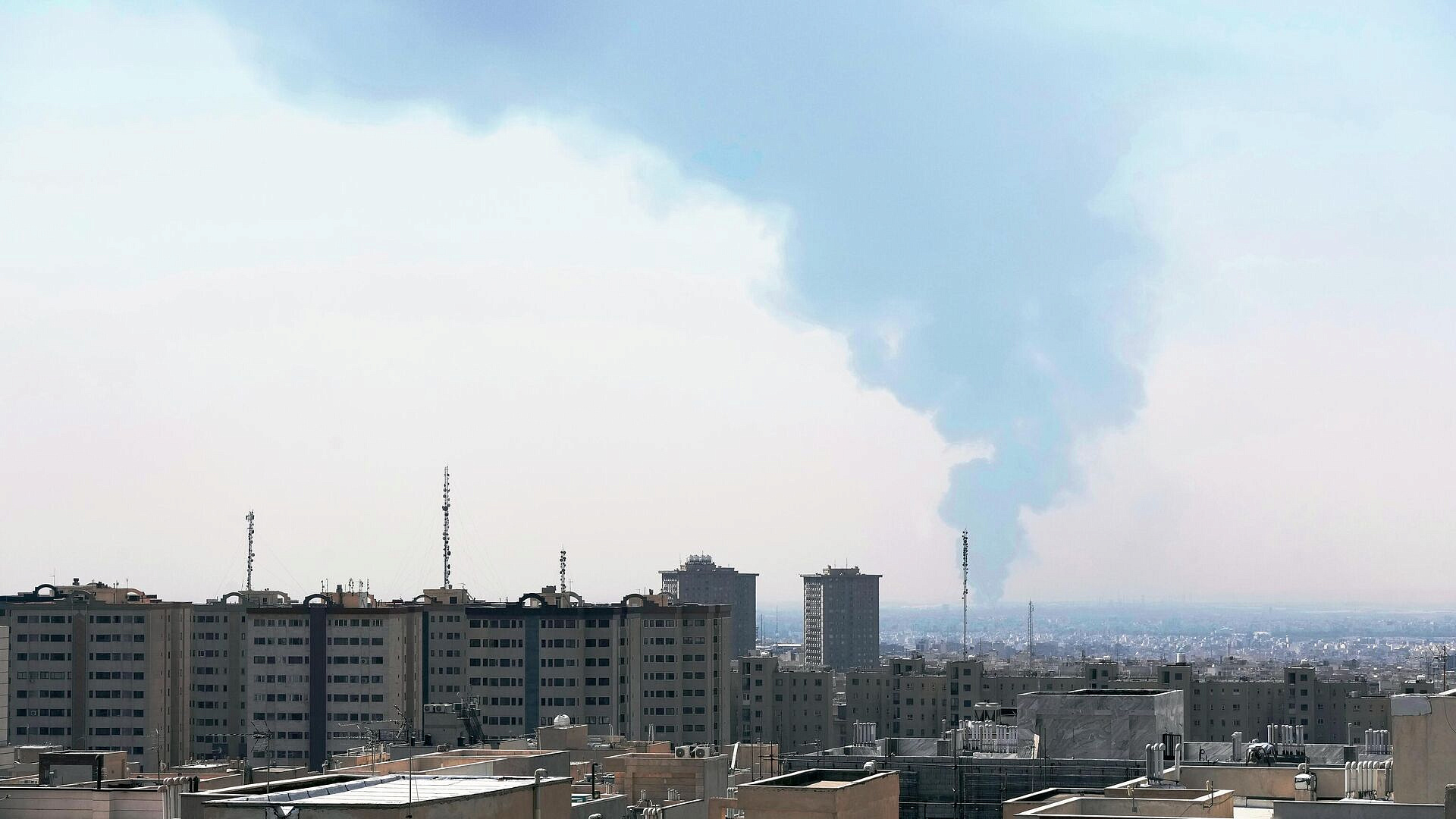В Иране при атаках повреждены более девяти тысяч гражданских построек