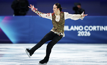 Американца судьи тащили, а Гуменника нет: фигуристы стартовали на Олимпиаде