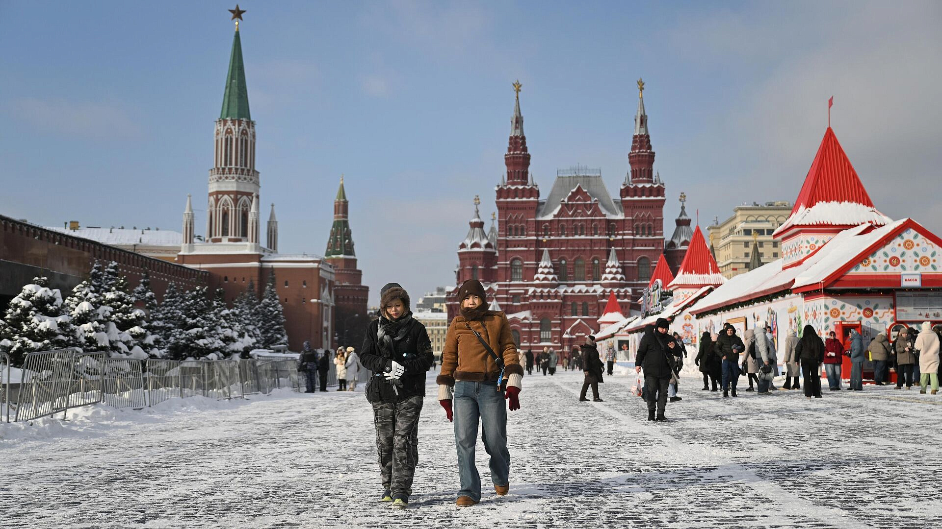 В Москве снижается высота снежного покрова