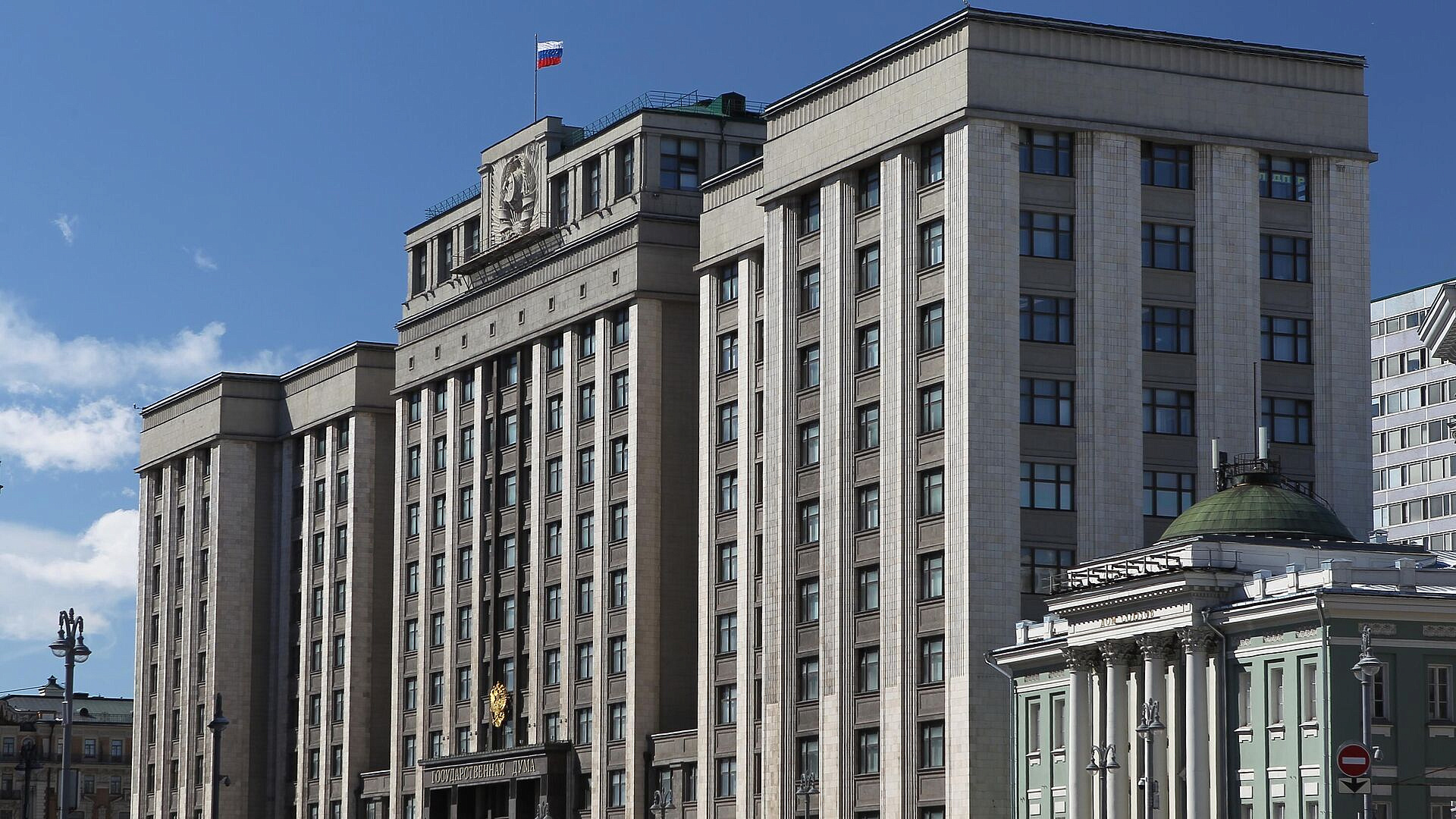 ГД в I чтении приняла закон о запрете продажи энергетиков детям