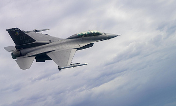 США продолжают обучать украинских пилотов полетам на F-16