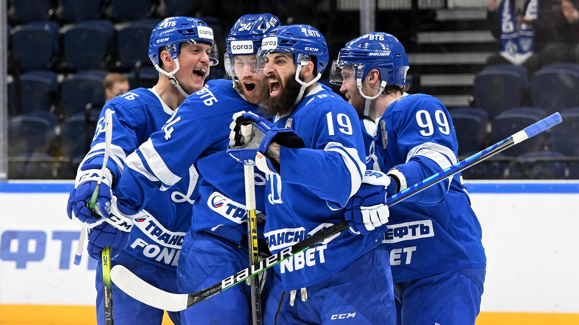 Московское "Динамо" обыграло "Кузбасс" в матче полуфинала ЧР по бенди