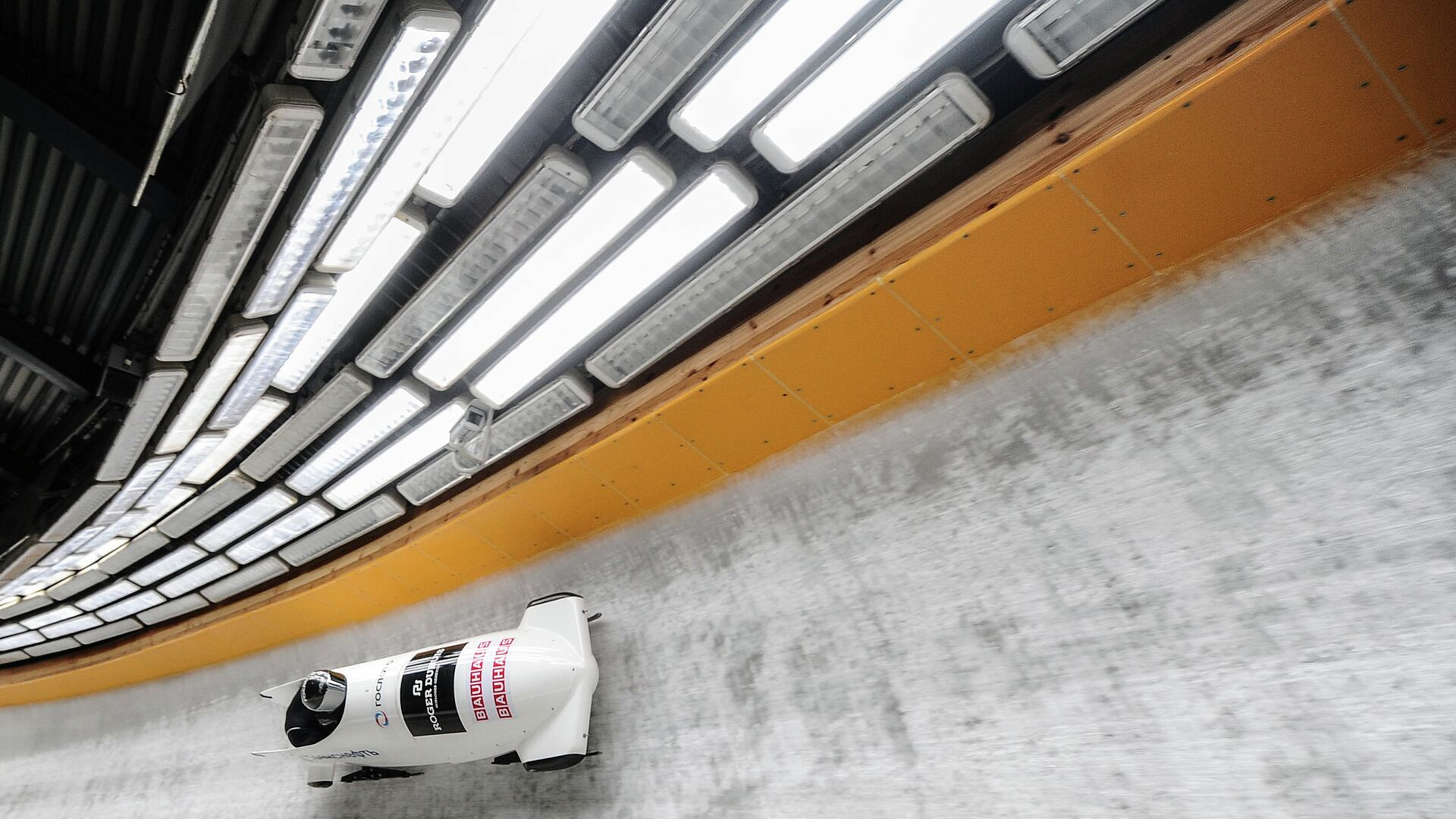 Бобслеист Мандльбауэр получил травму межпозвоночного диска на Олимпиаде