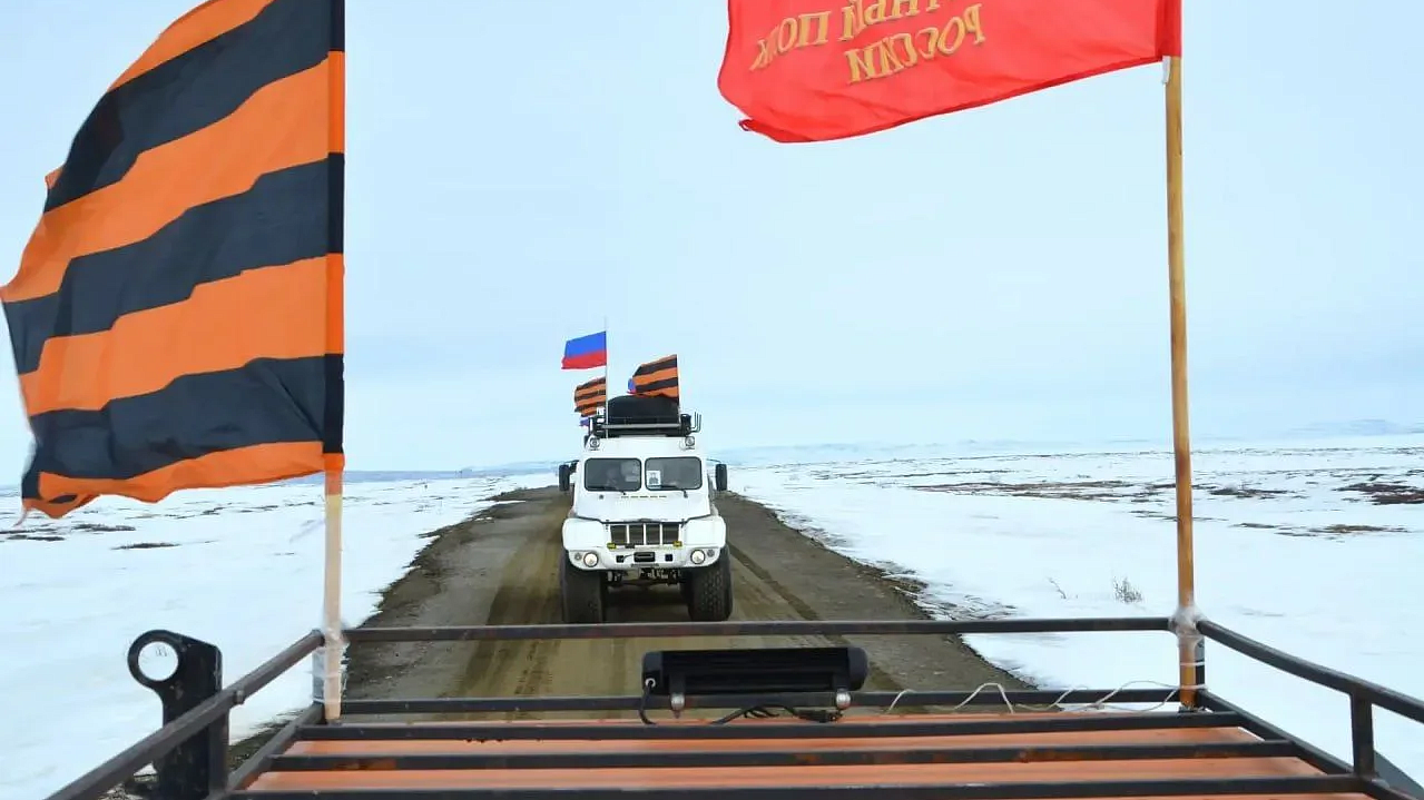На Чукотке прошел первый в мире "Бессмертный полк" по бездорожью