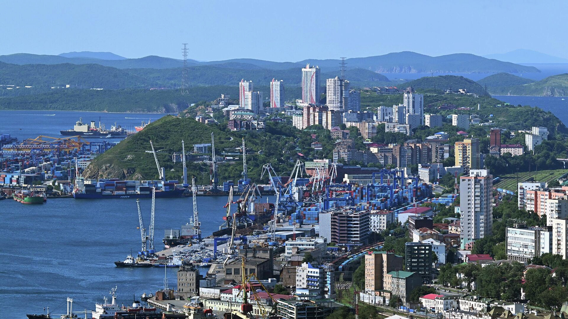 Первый в филиал Национального центра "Россия" открыли концертом