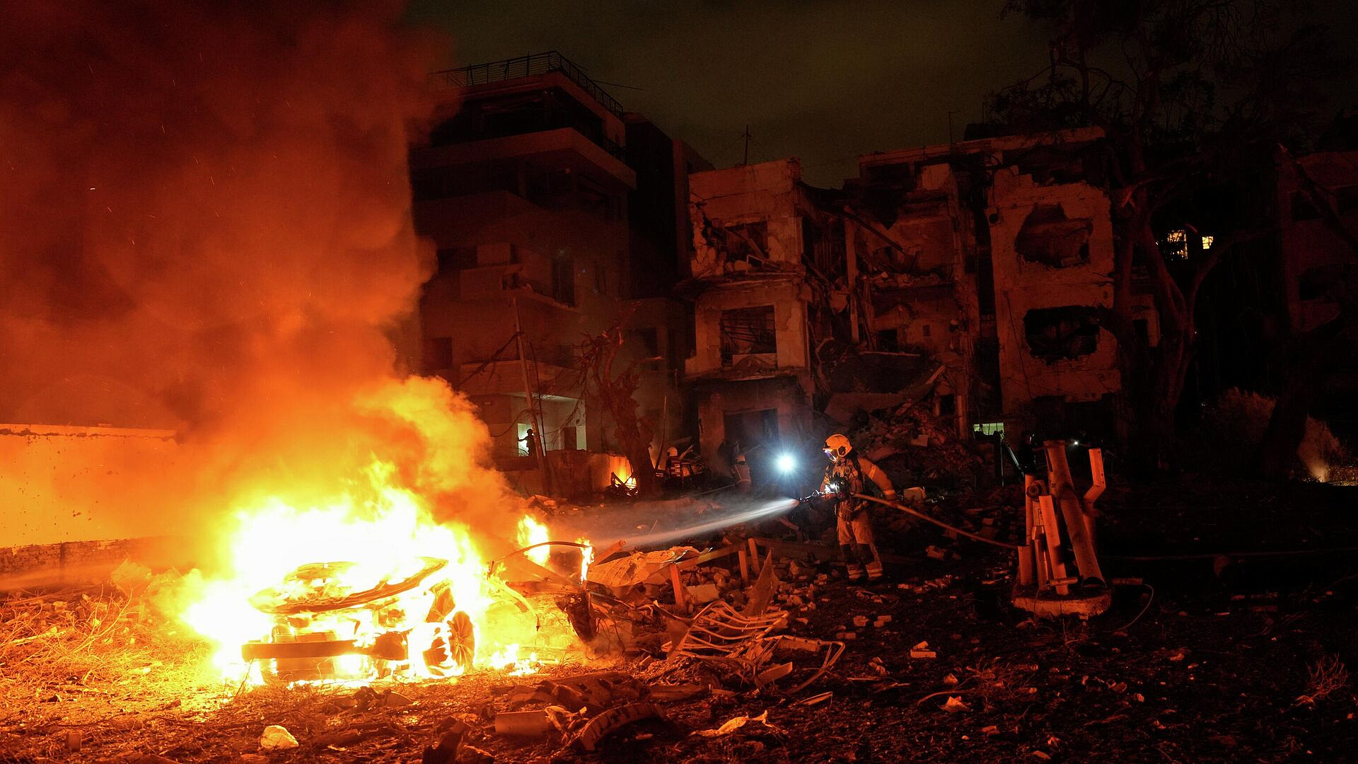 СМИ: удары Ирана парализовали Тель-Авив