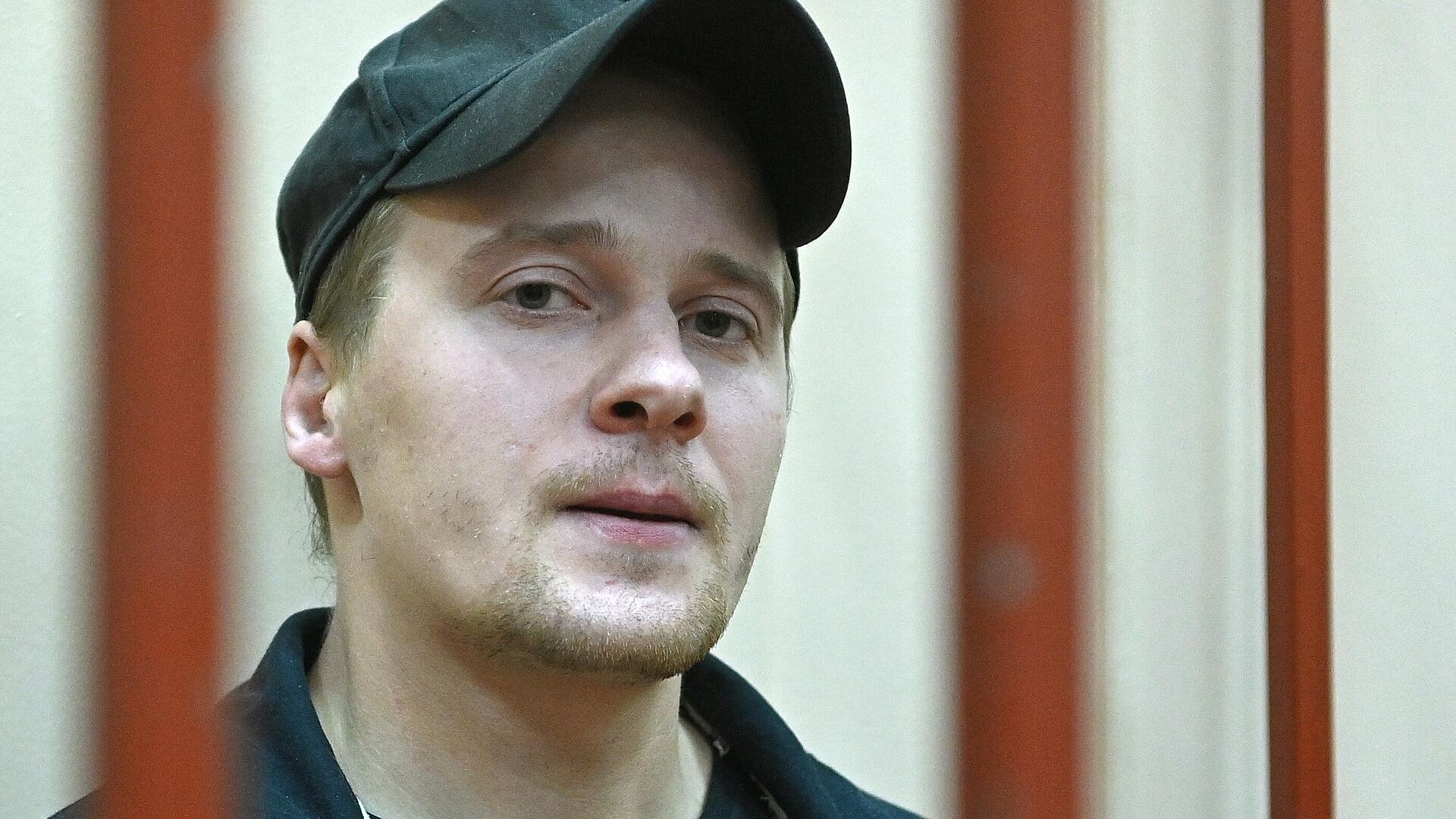 Прилепин прокомментировал просьбу Пермякова, совершившего покушение на него