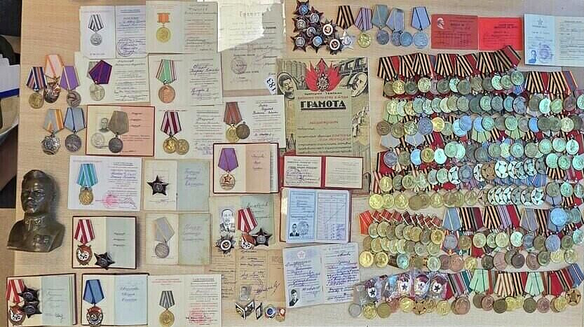 В Шереметьево таможенники изъяли бюст Ворошилова времен СССР