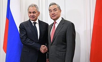 Западу не удастся внести разлад между Россией и Китаем, заявил Шойгу