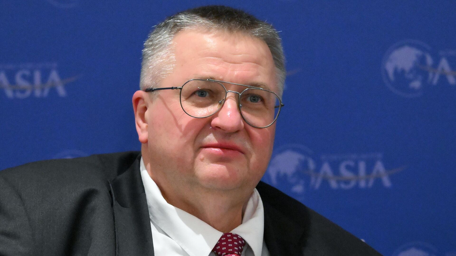 Вице-премьер Оверчук на следующей неделе поедет в Ереван