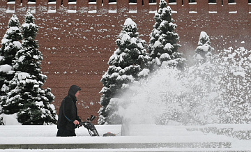 Городские службы Москвы ликвидируют последствия непогоды