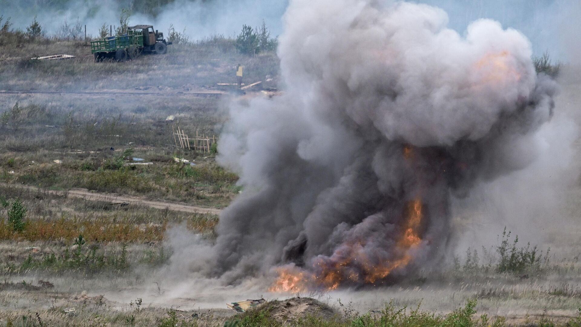 Посол России в Минске отметил нездоровую шумиху вокруг учений "Запад-2025"