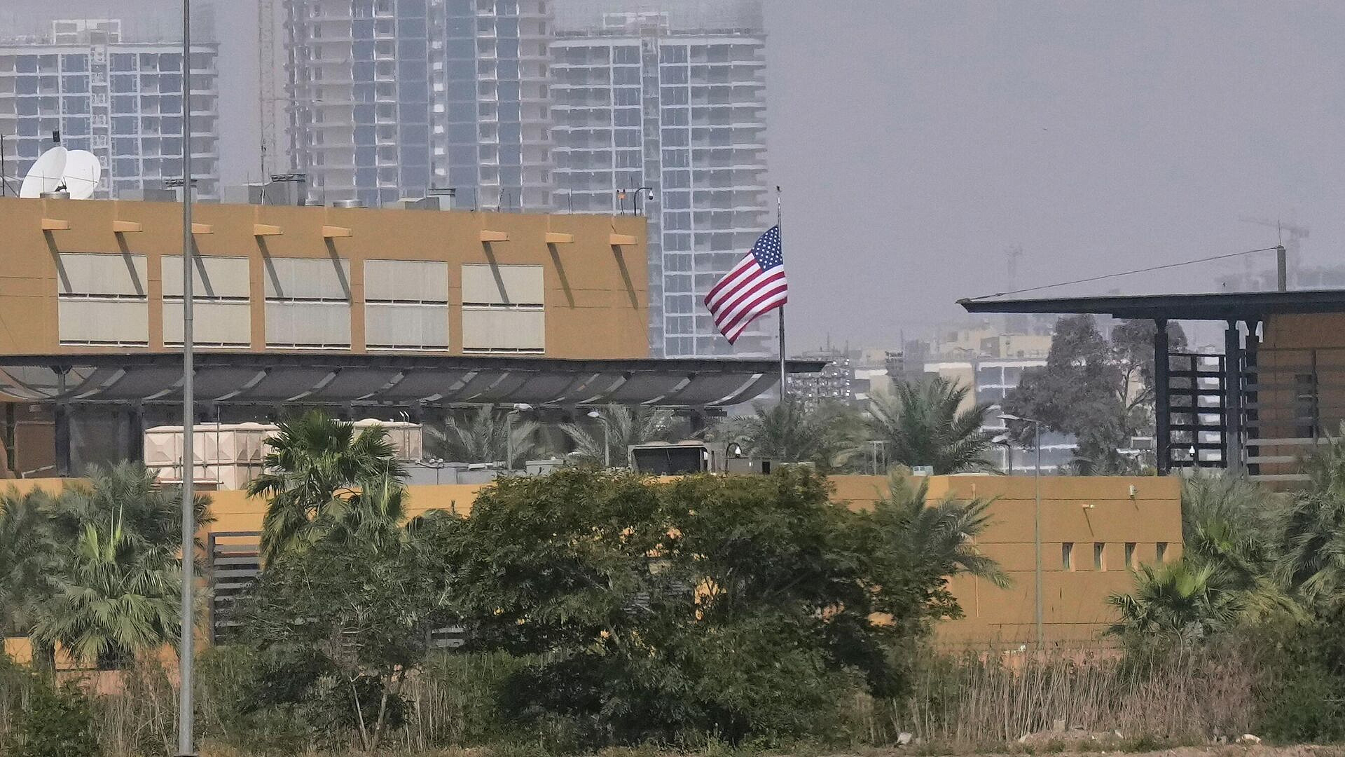 Рядом с посольством США в Багдаде прогремел взрыв, передают СМИ