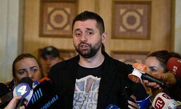 Антикоррупционные органы пришли с обысками к главе "Слуги народа"