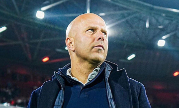 Слот раскритиковал судейство в матче с "Лидсом"