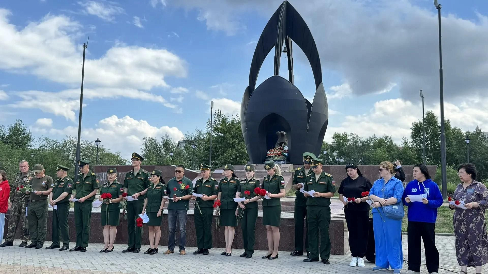 В Улан-Удэ прошла акция памяти в честь детей, погибших в Донбассе