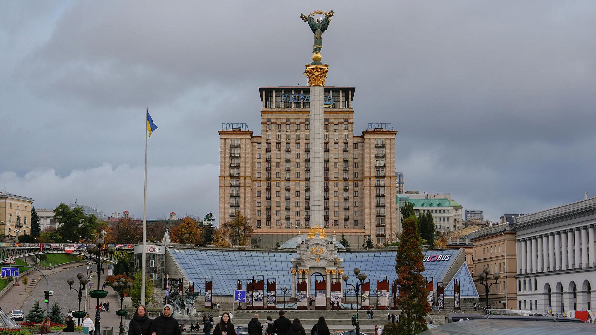 На Украине сотрудника СБУ задержали при получении взятки