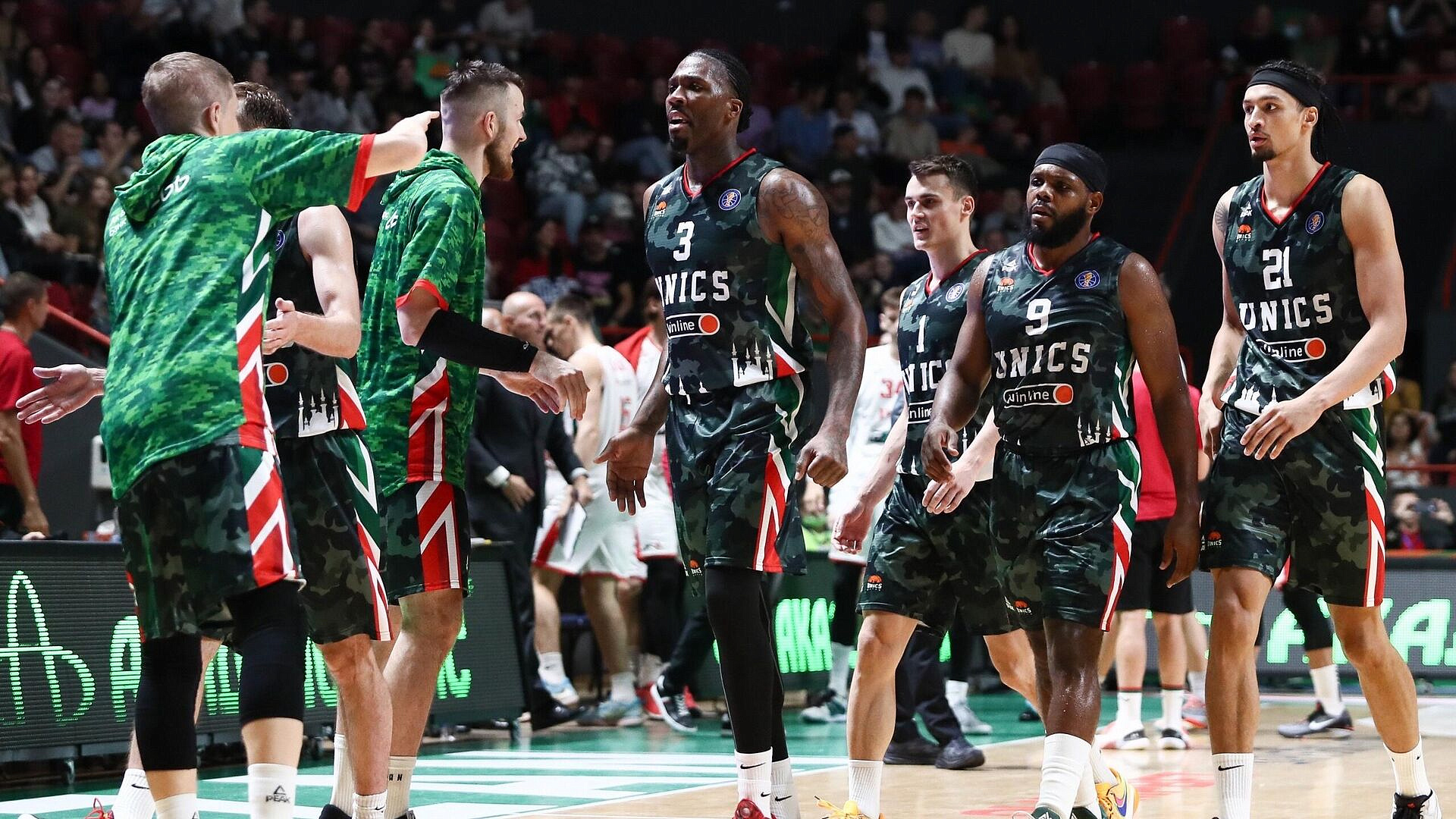 Баскетболисты УНИКСа разгромили "Автодор" в матче Единой лиги ВТБ