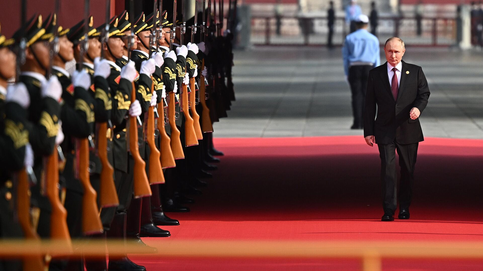СМИ: все приготовления к встрече Путина на площади Тяньаньмэнь завершены