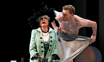 В Театре Пушкина заменили спектакль, где играла Алентова