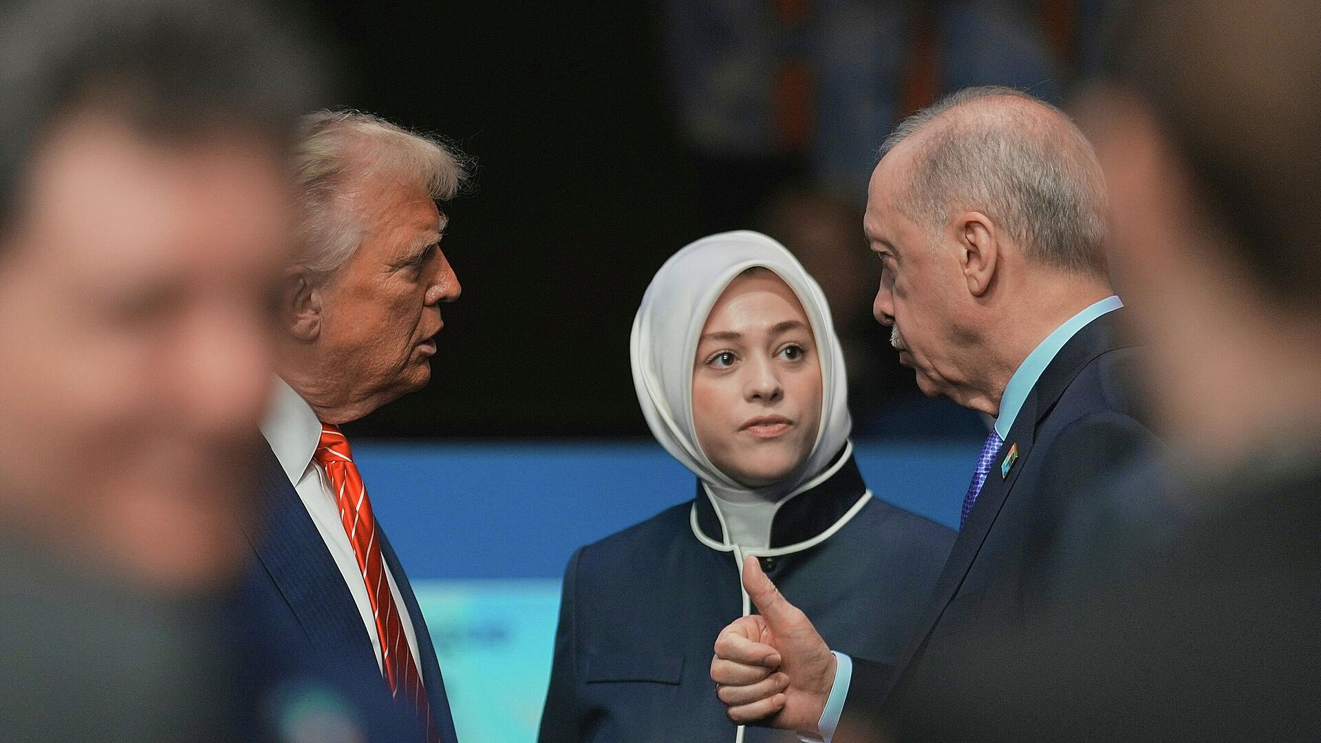 Конверт в руках Эрдогана содержал рабочие заметки, передал CNN T?rk