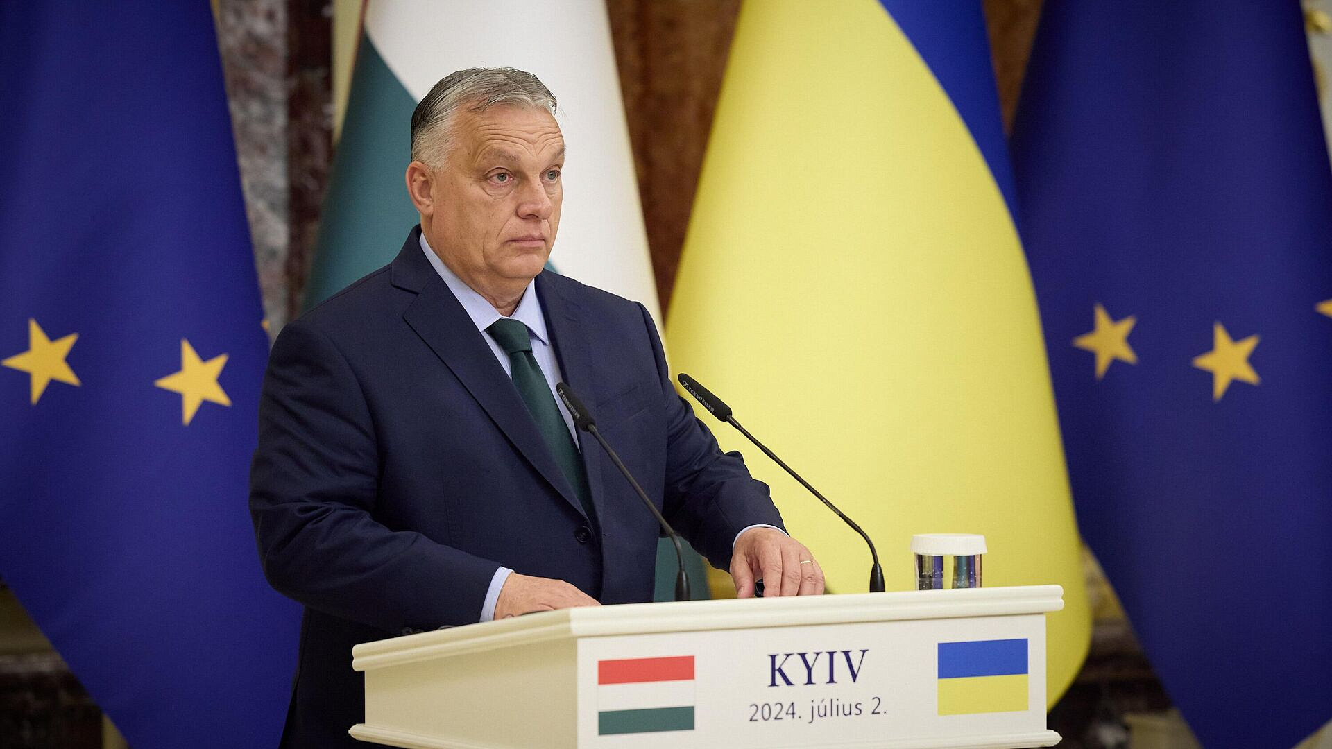 Украина хочет вступить только ради чужих денег, заявил Орбан