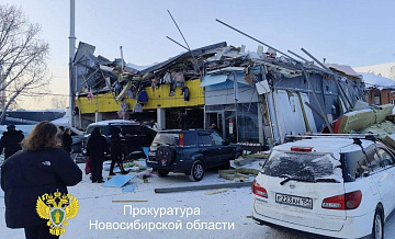 В Новосибирске произошло обрушение кровли административного здания
