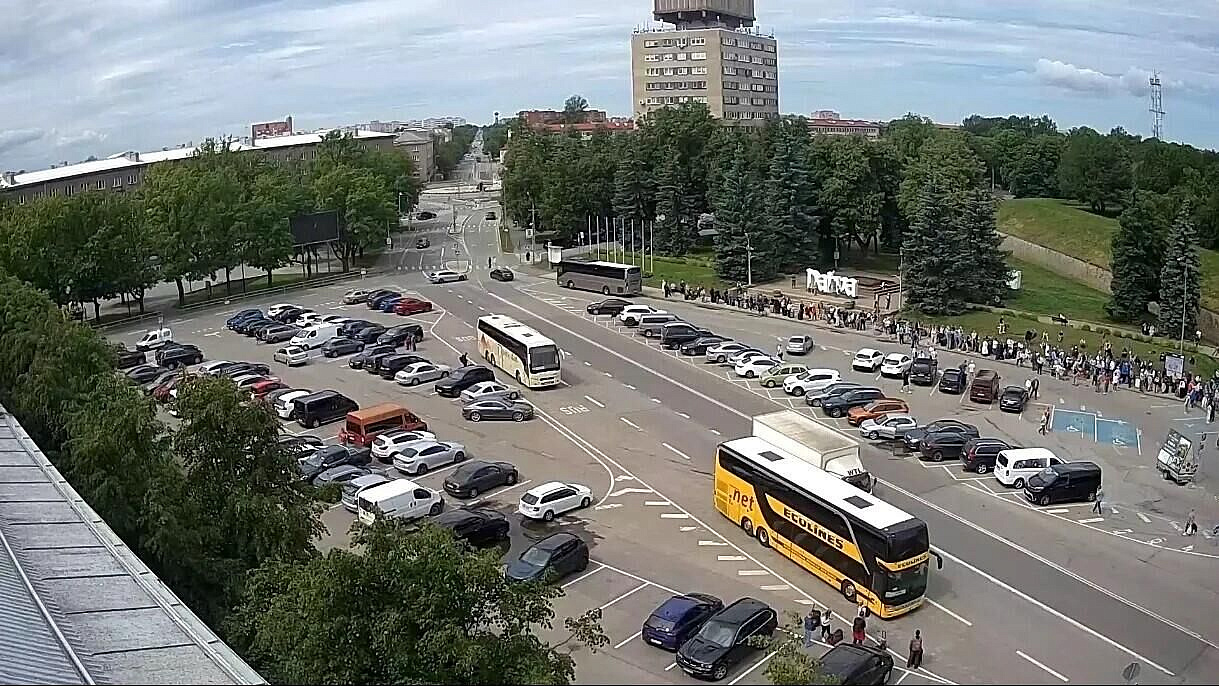 На КПП в Эстонии возникла очередь желающих попасть в Россию перед 12 июня