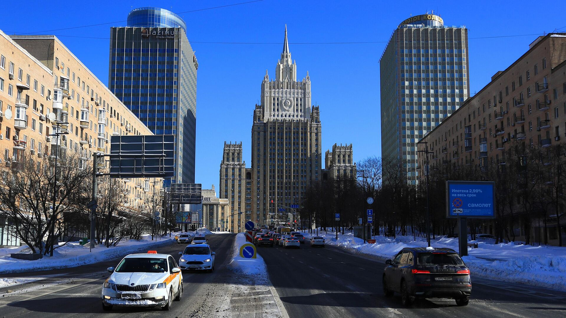 Любые атаки по гражданским объектам недопустимы, заявили в МИД России