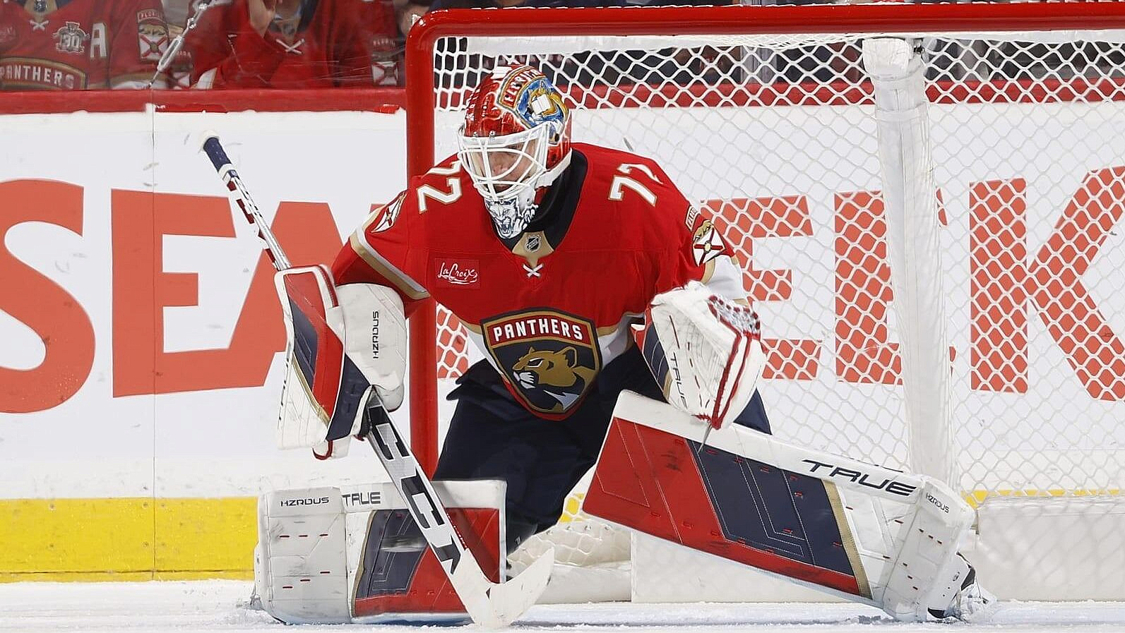 Клуб Макдэвида ведет переговоры с российским вратарем, пишут СМИ