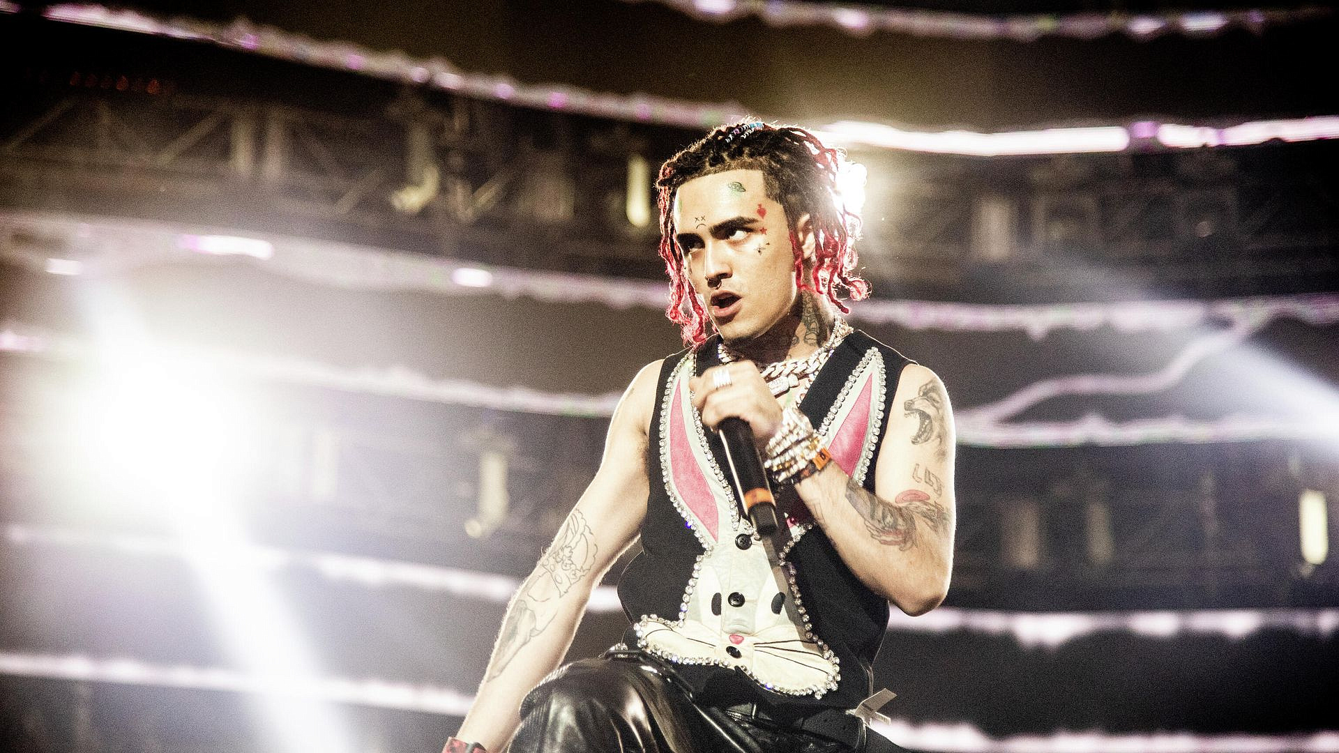 Рэпер Lil Pump завершил сольный концерт в Москве
