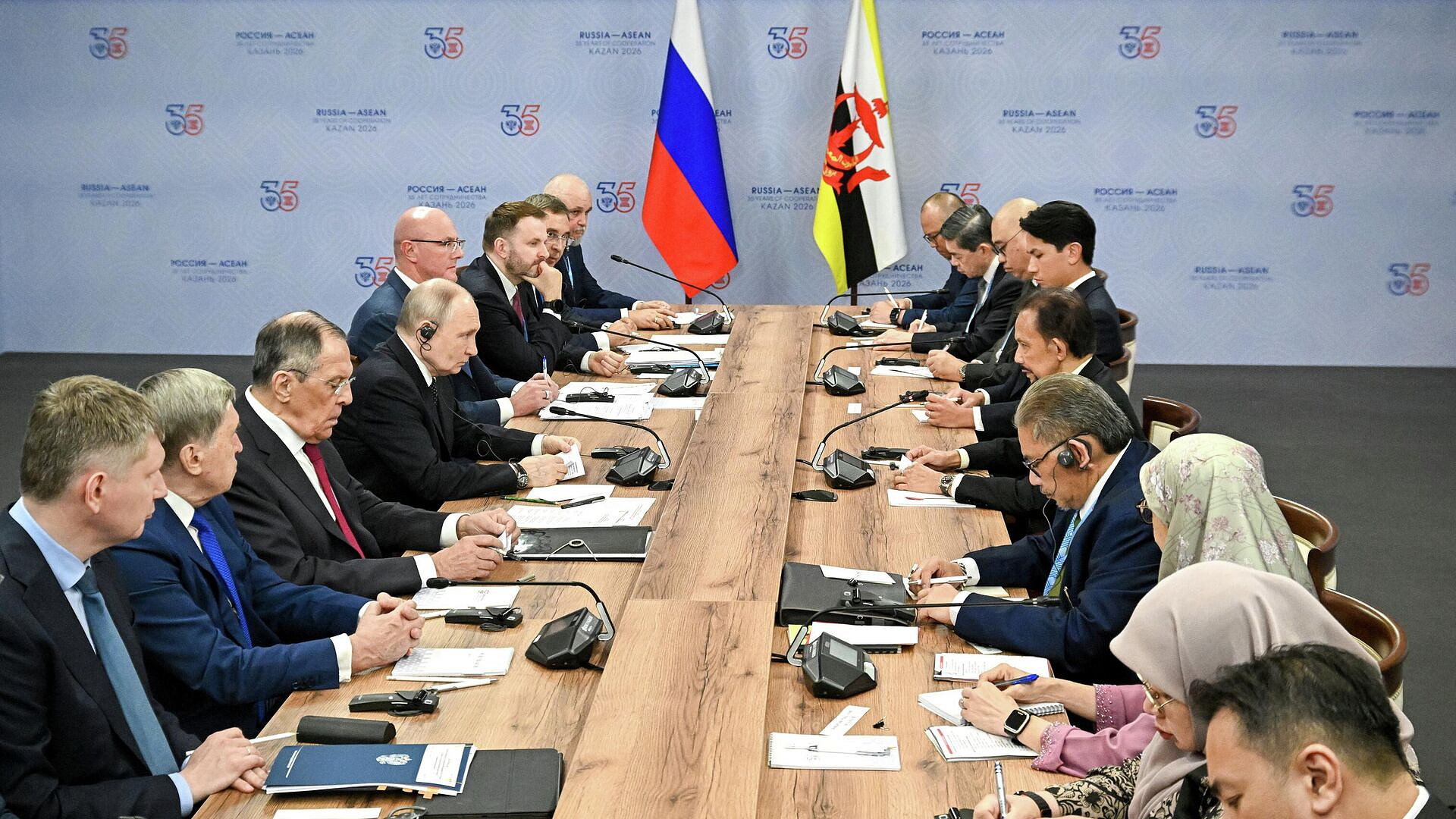 Лидеры АСЕАН на торжественном приеме в Казани увидели танец "Березка"