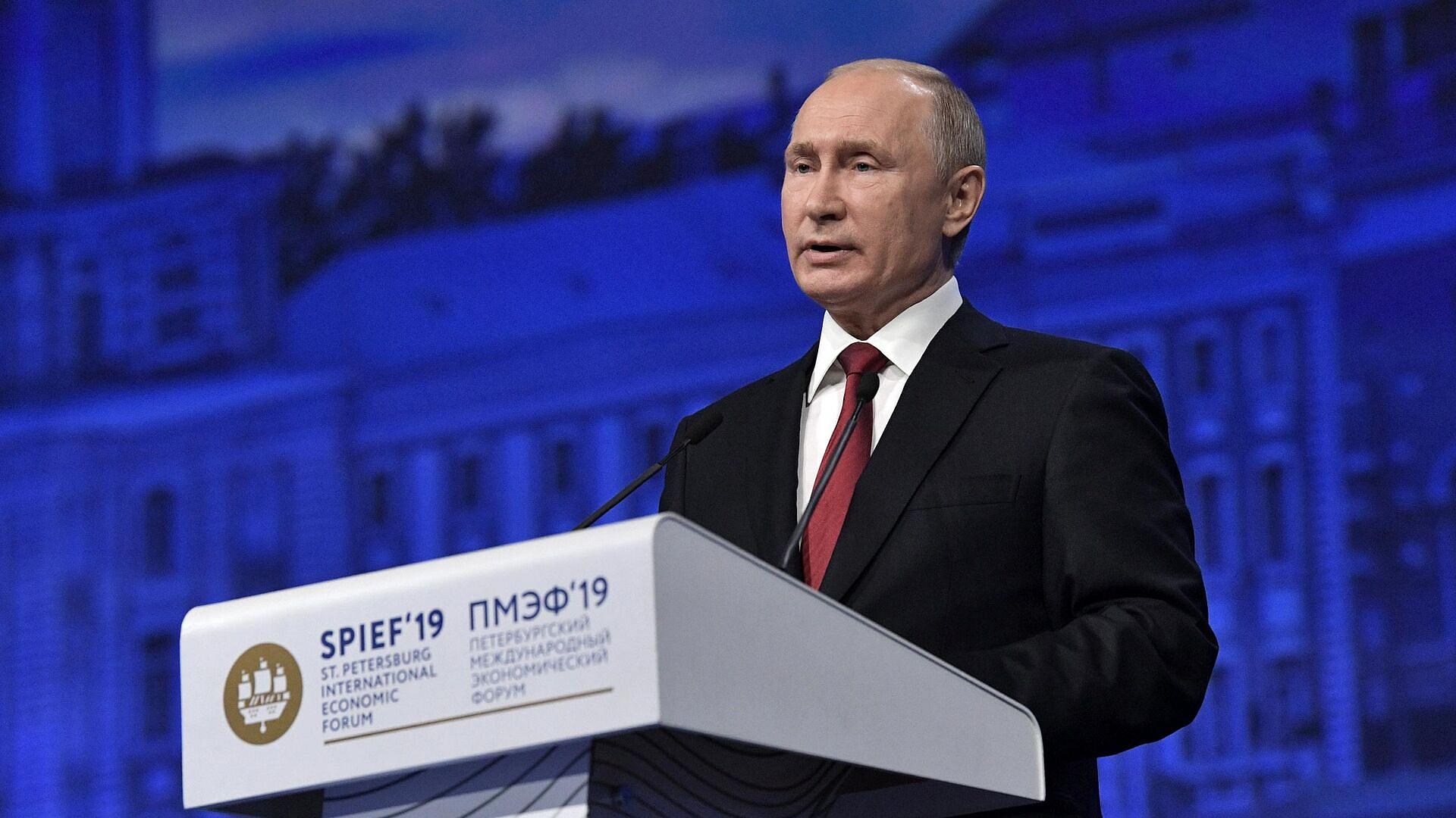 Путин: документы на Украине должны подписываться с легитимными лицами