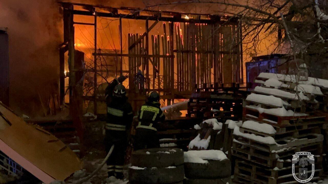 Экс-гендиректор фирмы "Ново Флоре" в Москве пытался не допустить пожара